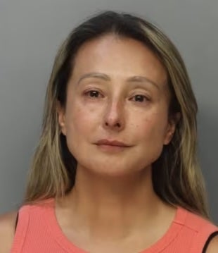 Lina Alexandra Gutierrez-Farfan is accused of giving unlicensed Botox injections. Florida police say they caught her in a sting at a mall’s parking lot.